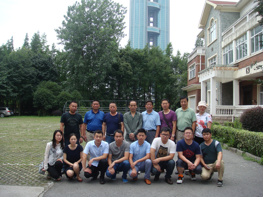 南京鴨業(yè)協(xié)會赴華西村考察學習