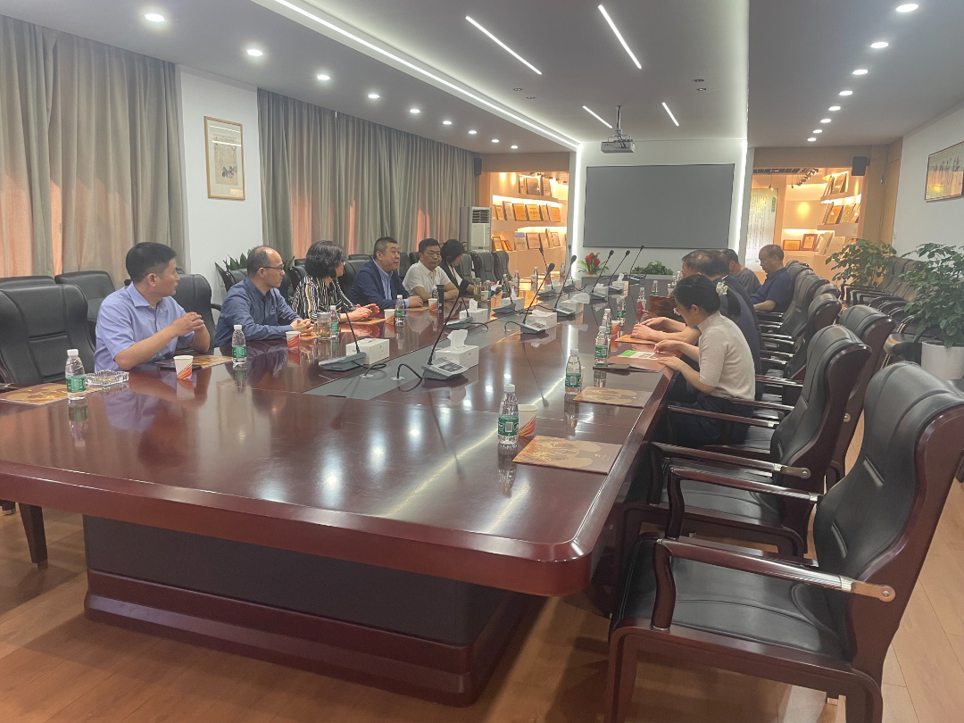 青海省海南州人民政府副州長(zhǎng)王學(xué)軍一行赴桂花鴨參觀考察