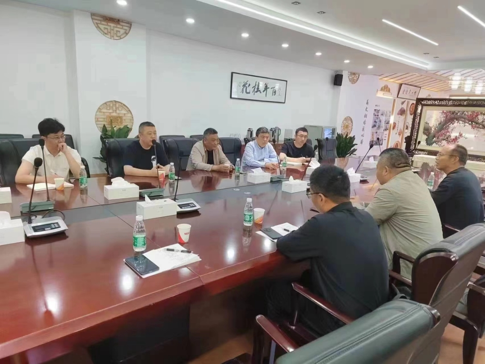 徐州佳合農(nóng)牧集團(tuán)謝殿峰董事長一行親臨桂花鴨集團(tuán)考察